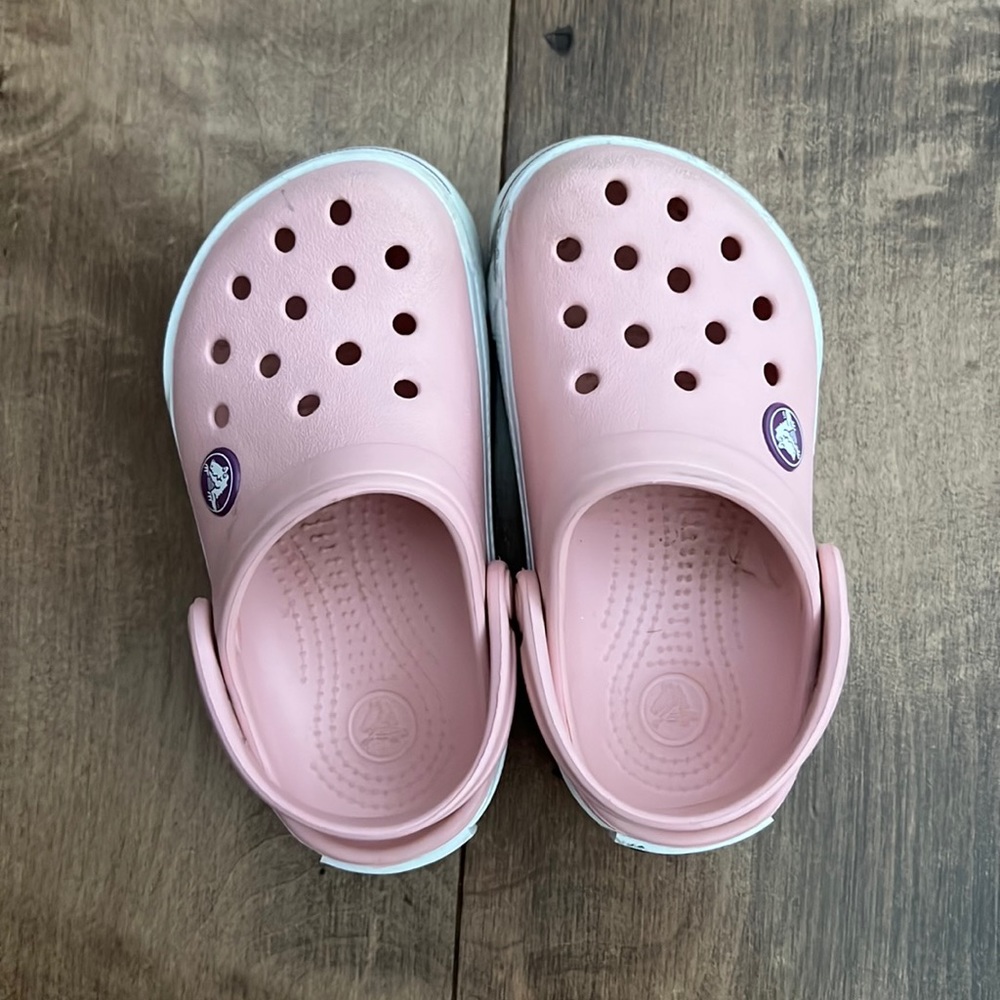 Girls crocs